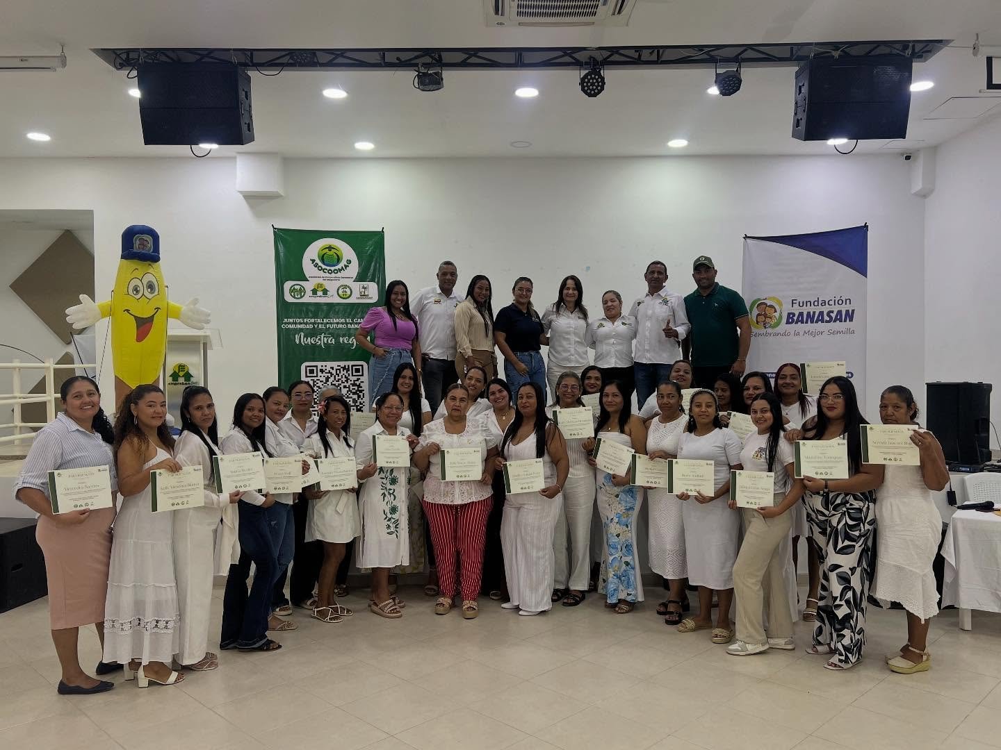 41 mujeres de la Zona Bananera que participaron en el proyecto “Sabores del Banano: Raíces y Sazón”.